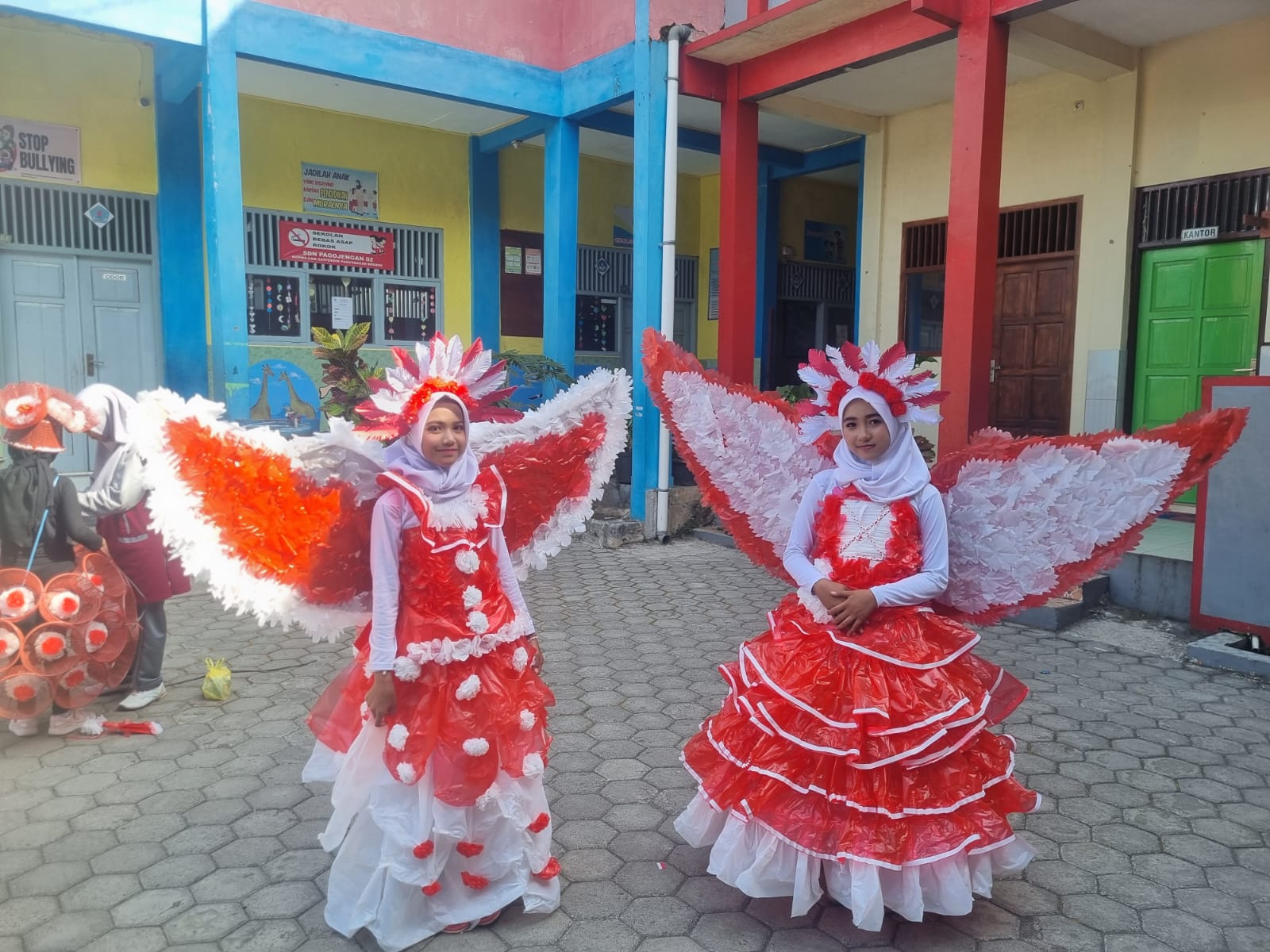 "Merdeka dalam Warna: Karnaval HUT RI sebagai Wujud Cinta Budaya dan Semangat Kebangsaan"