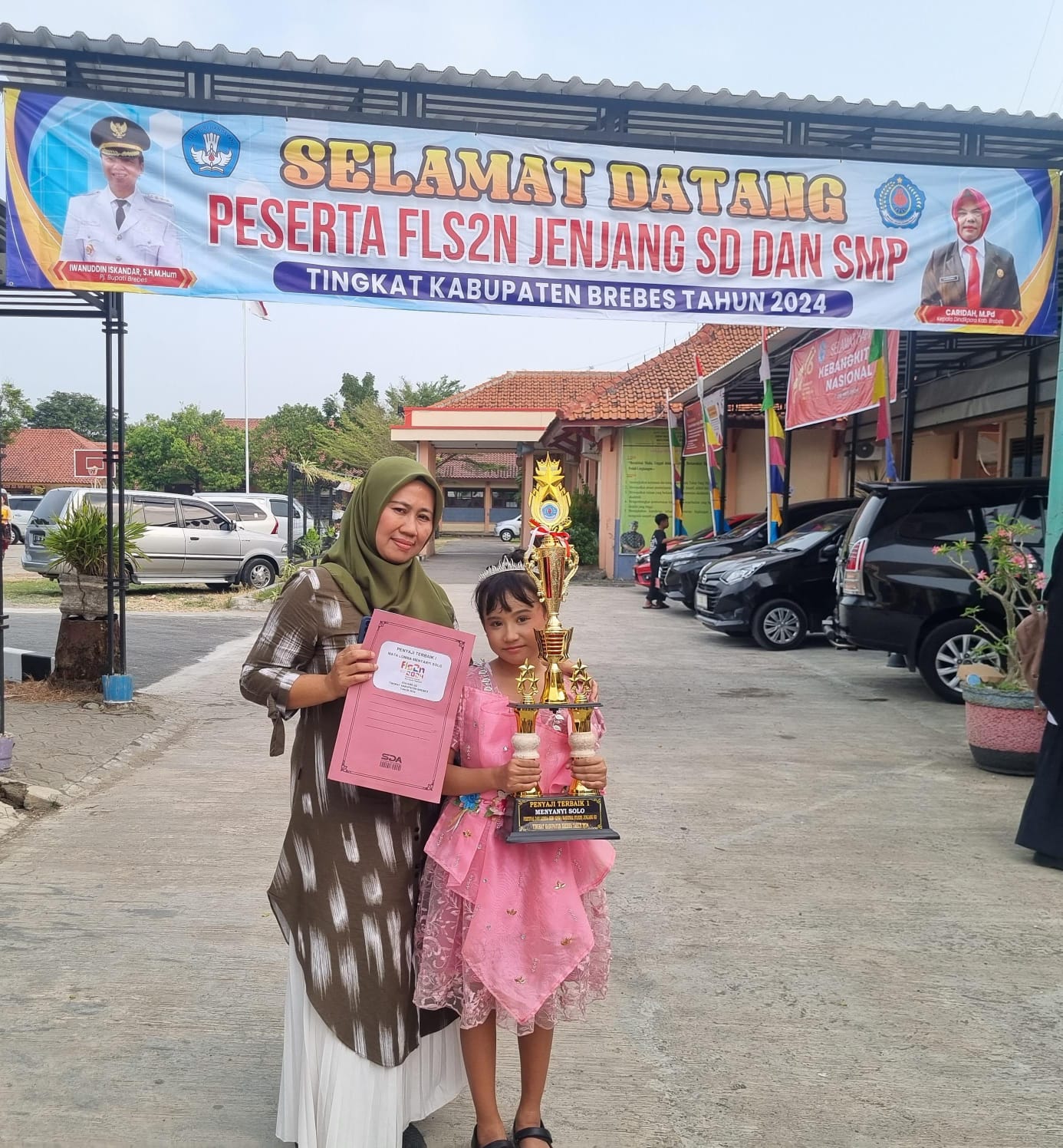 Juara 1 FLS2N Cabang Menyanyi Solo